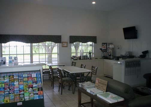 Rodeway Inn & Suites Haines City Restaurant photo